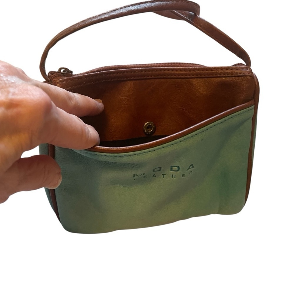 MODA Turquoise Blue LeatherCrossOver Purse-Zipper Closure-Side Pocket-Long Strap - Picture 3 of 6